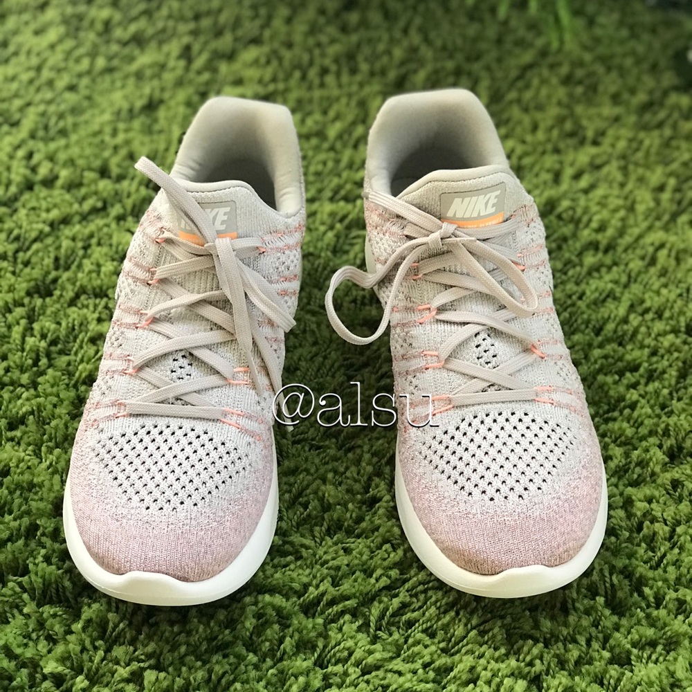 NWT Nike LunarEpic Low FL 2 Pale Sunset Glow WMNS - Picture 5 of 8